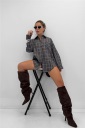 camicia lunga sul retro square